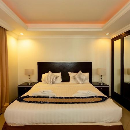 Ivory Palace Hotel Патая Екстериор снимка