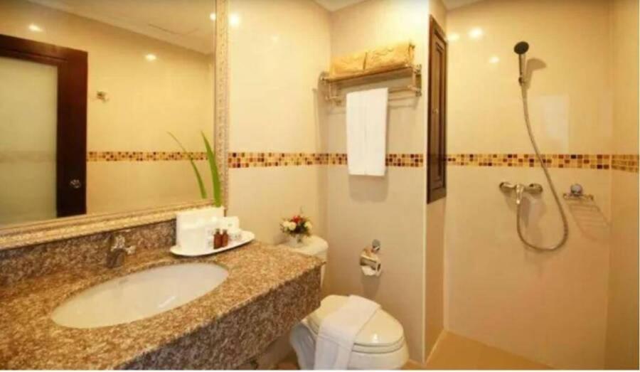 Ivory Palace Hotel Патая Екстериор снимка