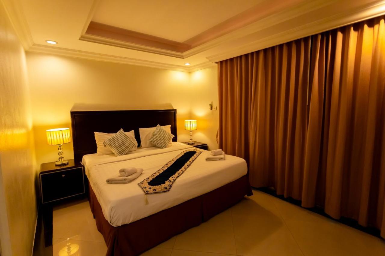 Ivory Palace Hotel Патая Екстериор снимка