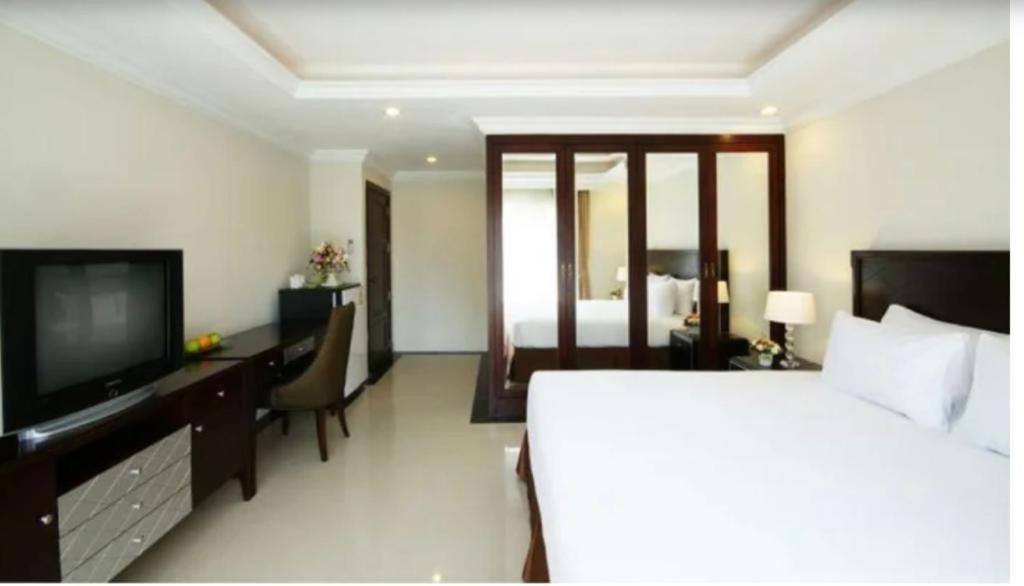 Ivory Palace Hotel Патая Екстериор снимка