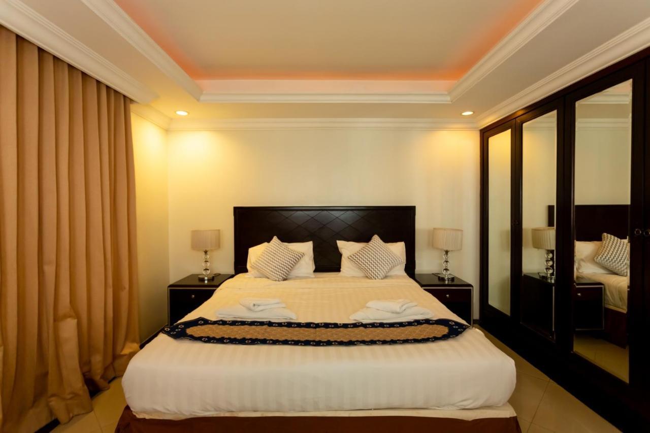 Ivory Palace Hotel Патая Екстериор снимка